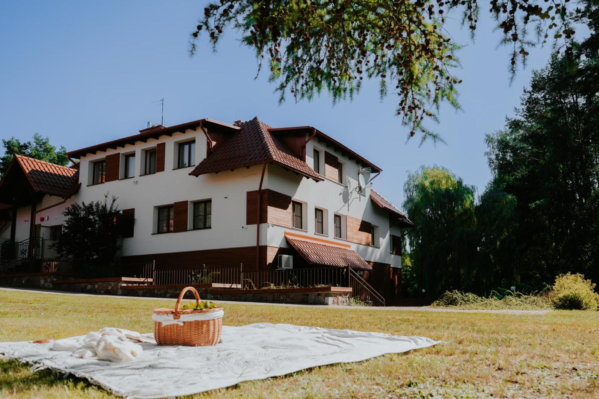 Kwatera W Lesniczowce Czarne Karszanek Exteriör bild