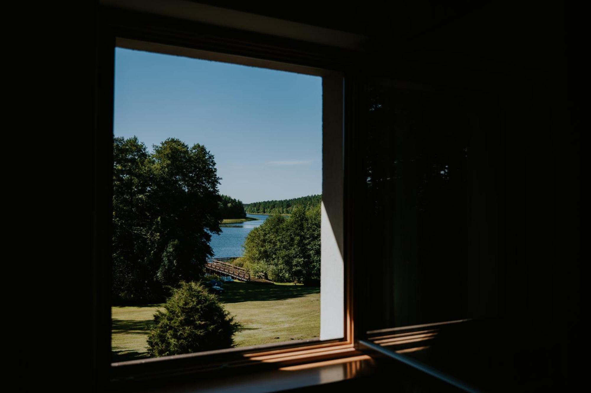 Kwatera W Lesniczowce Czarne Karszanek Exteriör bild