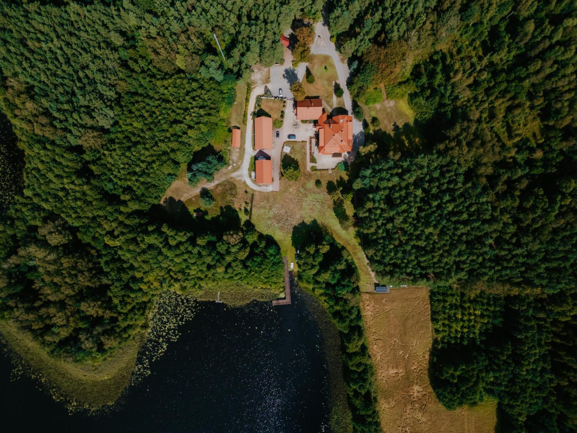 Kwatera W Lesniczowce Czarne Karszanek Exteriör bild